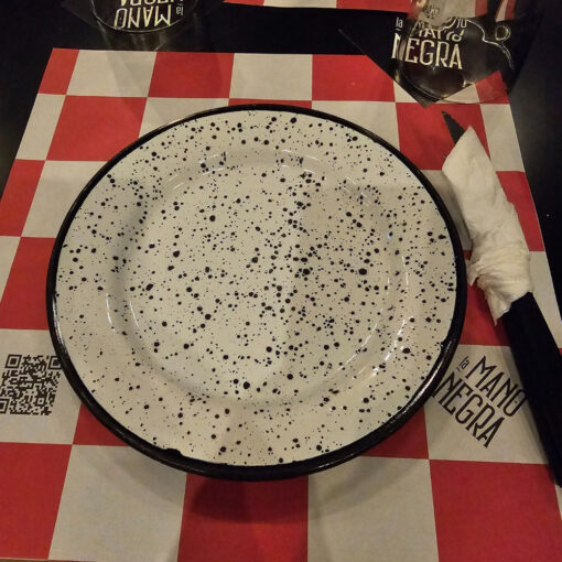 Plato Playo Redondo Metal Enlozado 20cm Salpicado Postre X 4 Blanco Y Negro - Imagen 3